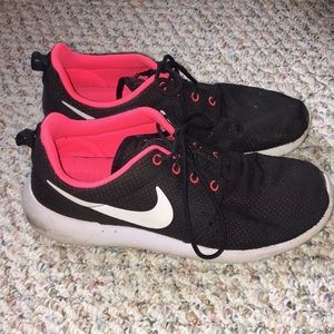 Nike Roshe Run Shoes